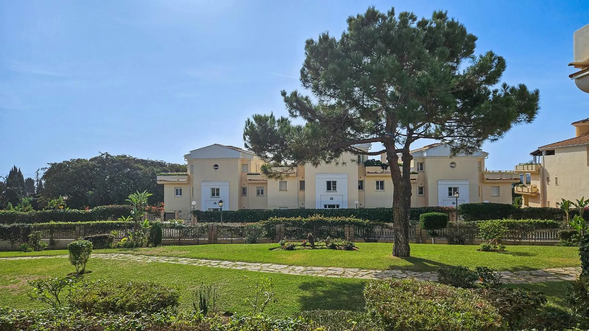2 Bed Garden Apartment Las Mimosas Cabopino Marbella 0*,