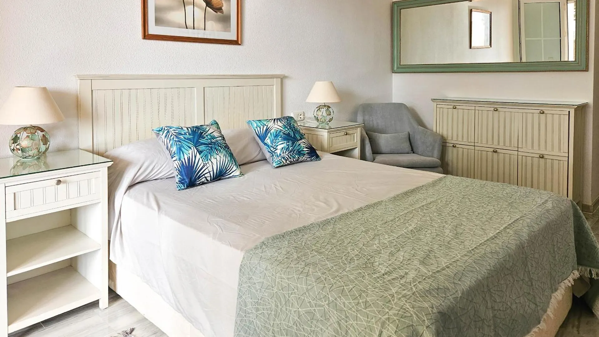 2 Bed Garden Apartment Las Mimosas Cabopino Marbella España