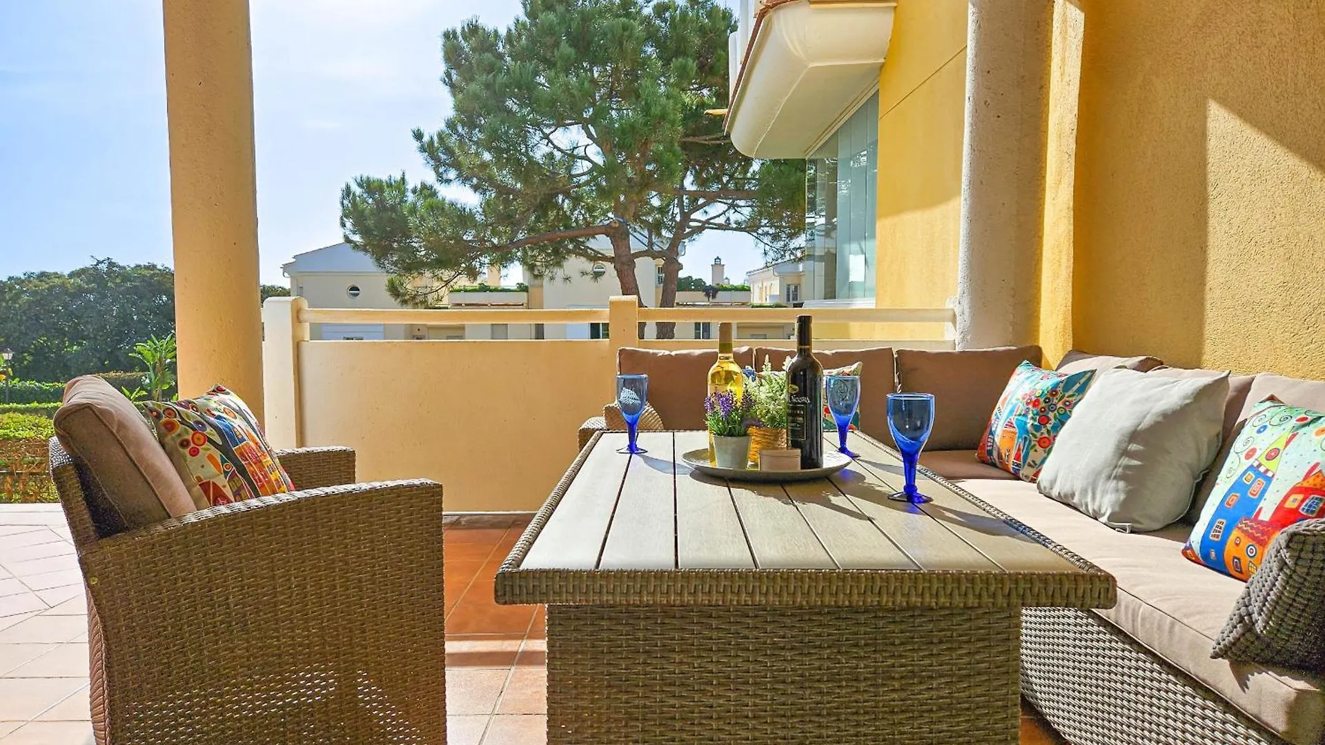 2 Bed Garden Apartment Las Mimosas Cabopino Marbella Spanien